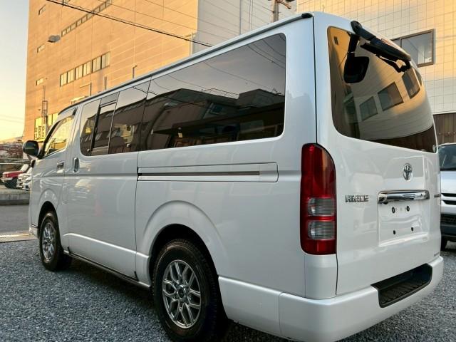 TokyoCarz Toyota Hiace for sale