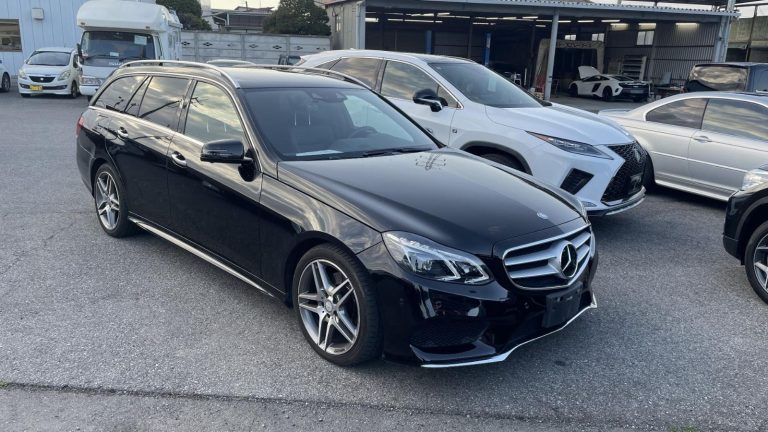 TokyoCarZ - Mercedes Benz - E class Station Wagon Just Sold