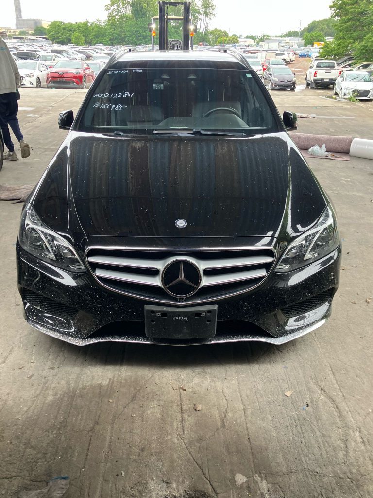 TokyoCarZ - Unwrapped Mercedes Benz from Japan through container shipping