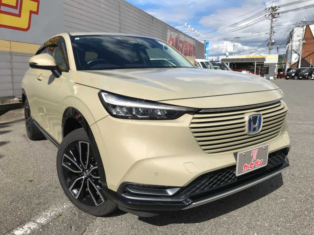 TokyoCarZ - 2022 Sand Khaki Pearl Honda Vezel (New shape)Hybrid for sale