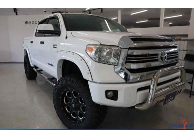 Toyota Tundra Crwmax SR5 Inch UP LHD